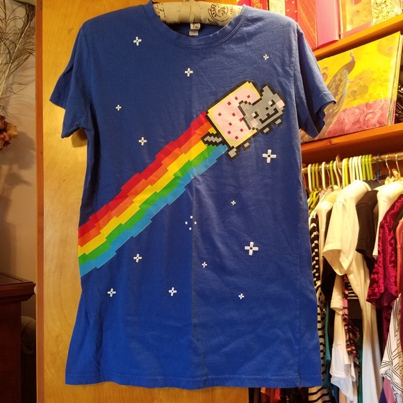 Hot Topic | Tops | Nyan Cat Tee | Poshmark